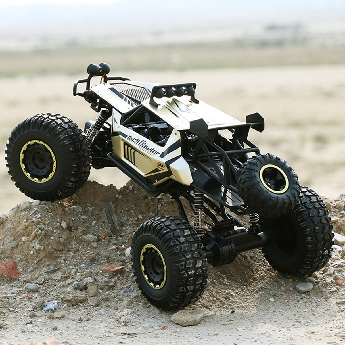 1/8 2.4G 4WD RC Car Crawler Vehicle Models Metal Car Shell Off-Road Trucks Toys